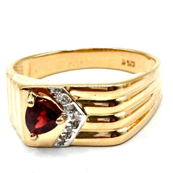 10K Yellow Gold Mens Ring with Diamond chips / Garnet Size 11 - Picture 1 of 5